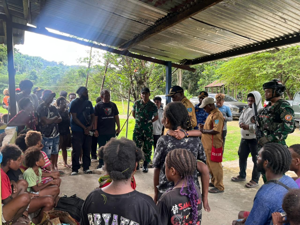 Diteror OPM: 21 Warga Maybrat Dievakuasi ke Pos TNI