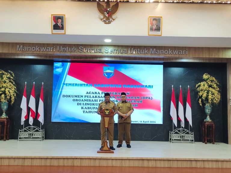 Serahkan DPA 2026, Bupati Tegaskan Soal Pendidikan dan Kesehatan Gratis di Manokwari