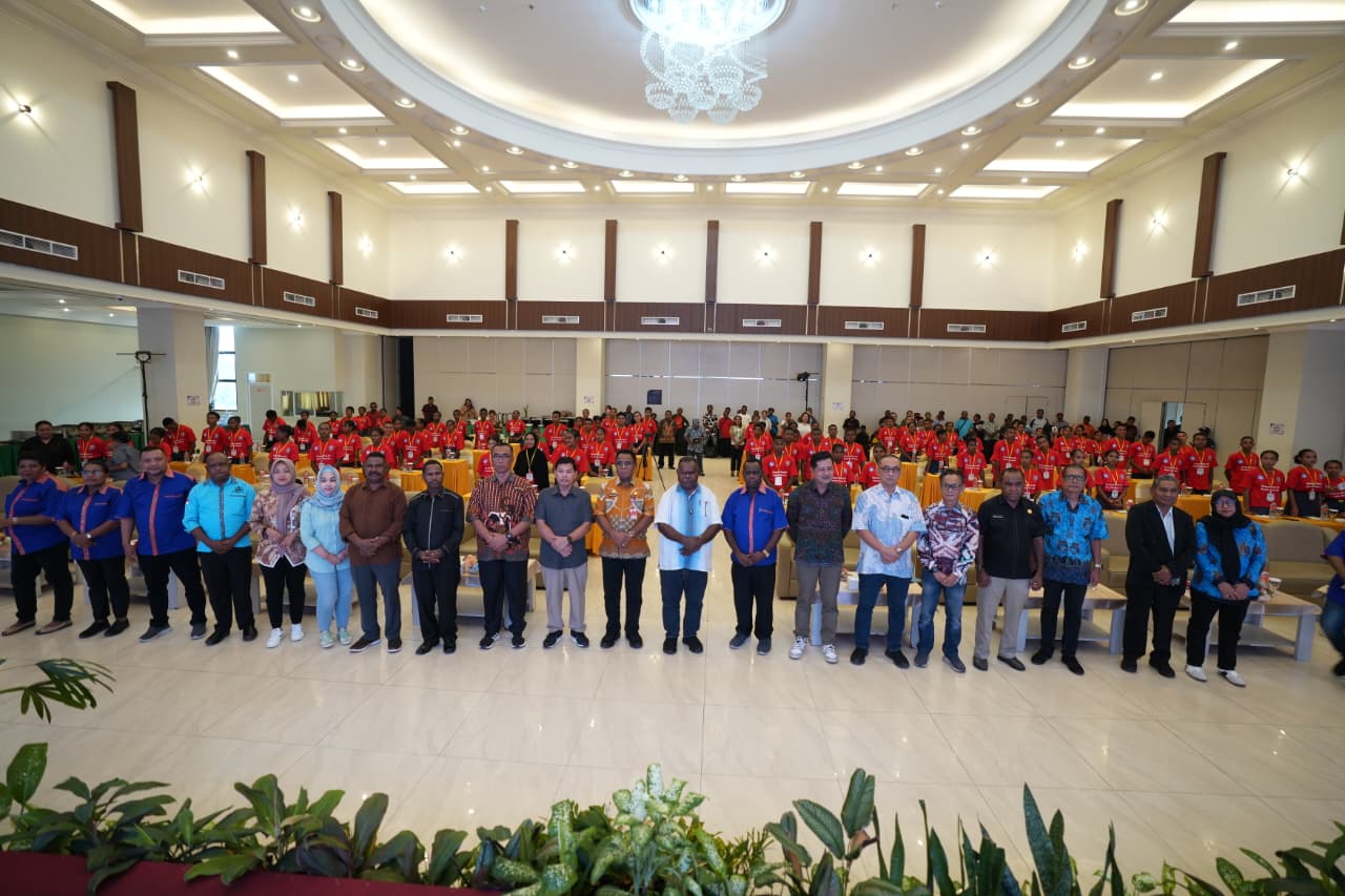 Pemprov Papua Barat Daya Berangkatkan 90 Siswa Program ADEM ke Empat Provinsi Tujuan