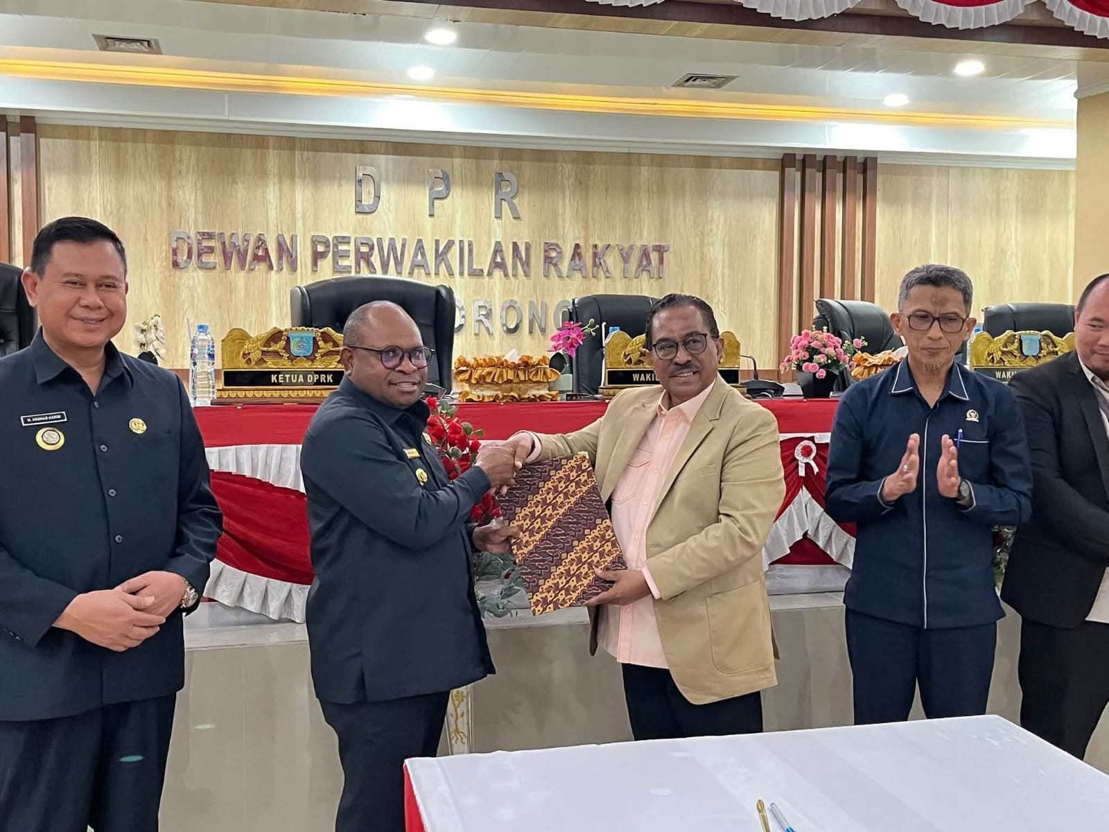 Wali Kota Sorong Apresiasi Sinergi DPRK Atas Persetujuan Ranperda Tahun Anggaran 2026