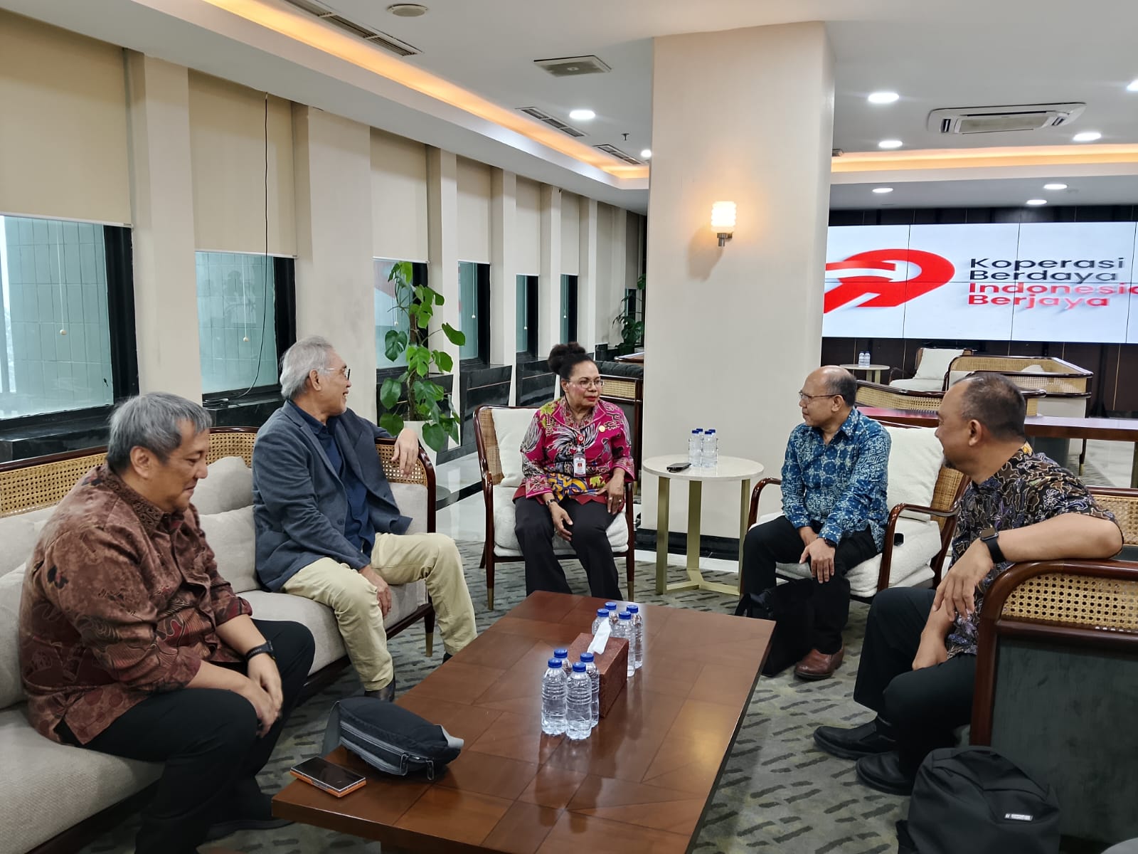 Dari Kunjungan Ke Kementerian Koperasi RI: Cetak Biru Transformasi Ekonomi Papua Barat Daya